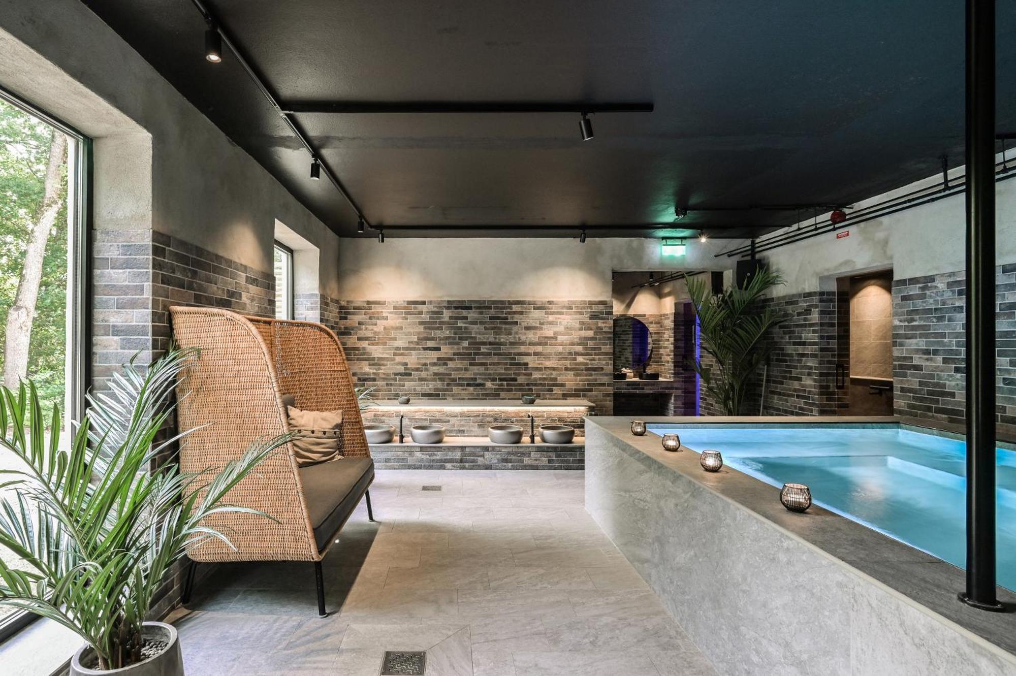 Asby Hotell Hallstahammar Bagian luar foto