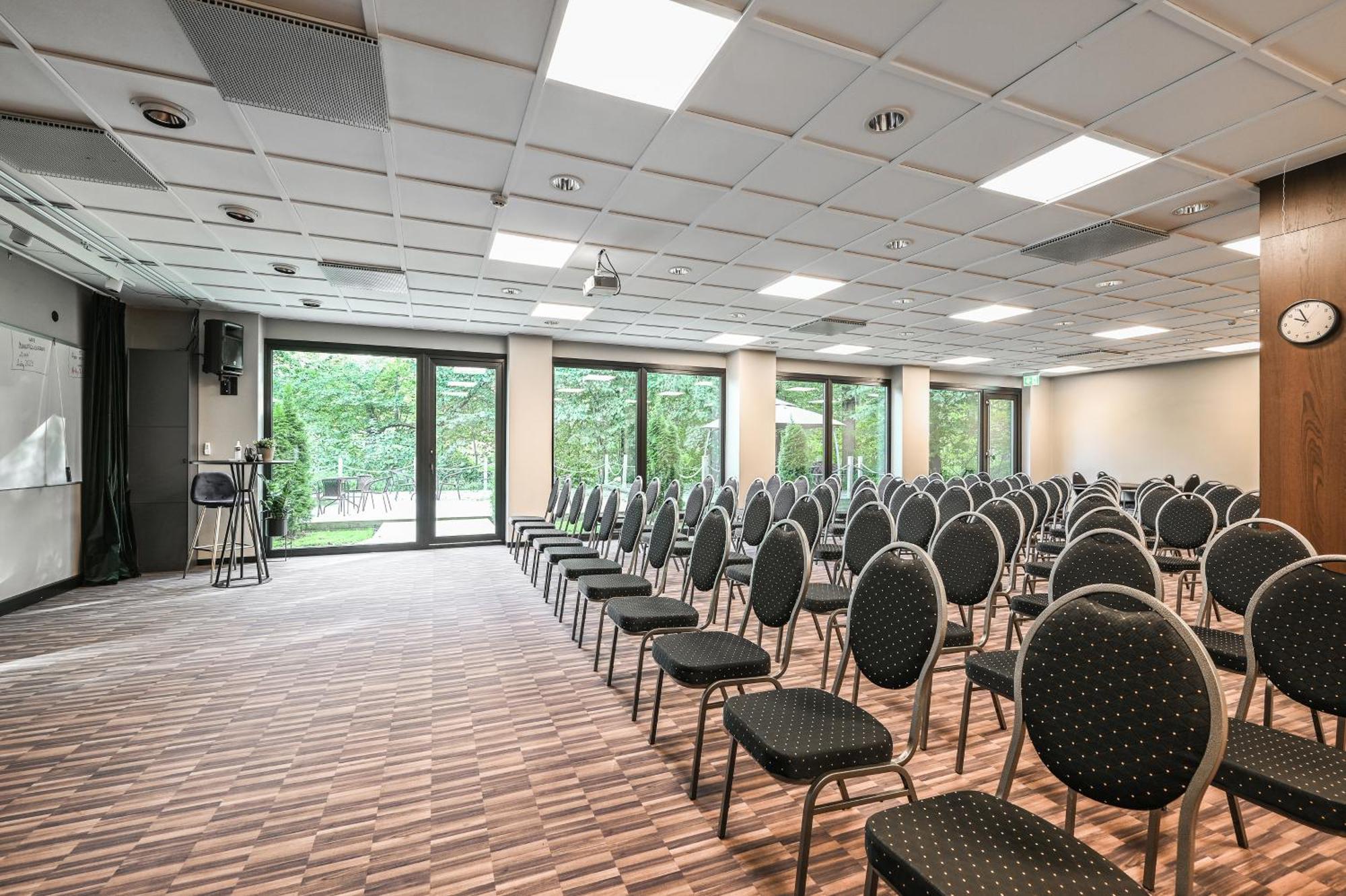 Asby Hotell Hallstahammar Bagian luar foto